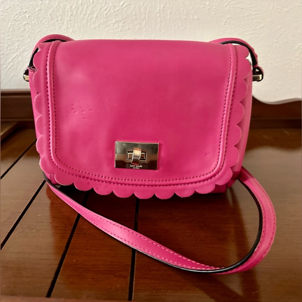 KATE SPADE JAZMIN Maple Court Leather PINK Scalloped Shoulder/Crossbody Bag EUC